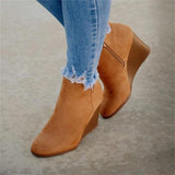 2025 Autumn And Winter New Flat Bottom Slope And Short Boots Women Retro Horse Chelsea Boots Large Size Women's Boots HZ0115