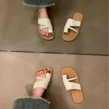 Korean Version Of Retro Toe Slippers Women Wear The 2025 New Niche Soft Bottom Beach Sandals HZ0115