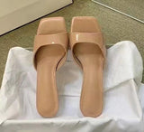 High-Heet Cool Slippers Women 2025 Summer New Wear Large Code 42 British Wind Square Fine And Ladies Slippers HZ0115