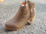 Large Size 2025 Embroidery Fashion Boots Lady Rivet Side Acrylic Crystal High And Short Boots HZ0115
