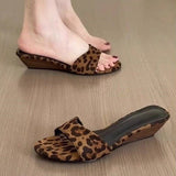 Vintage Velvet Noodles Small Slope And Dew Slippery Slippers Women Wear Comfortable Soft Soles Pedal Cool Slippers HZ0115