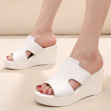 Cowskin Hollow Waterproof Table Thick Bottom One-Word Drag High Slope And Fitting Room Slippers Soft Bottom Loose Cake 4243 Women Cold Slippers HZ0115