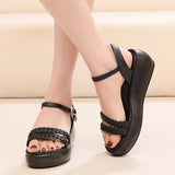 New Braided Slope And Waterproof Table Beach Sandals Women's Summer Buckle Loose Cake Thick Soles Comfortable Casual Women's Shoes HZ0115