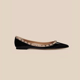 French Temperament Small Fragrant Evening Wind Tip Single Shoes Women Shallow Mouth 2025 New Spring And Autumn Flat Bottom Shoes Rivet Shoes HZ0115