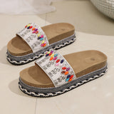 2025 Fashion Family Style Thick Bottom Slippers Women Rivet Hemp Rope Large Size Water Loose Beach Slippers HZ0115