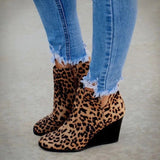 2025 Autumn And Winter New Flat Bottom Slope And Short Boots Women Retro Horse Chelsea Boots Large Size Women's Boots HZ0115