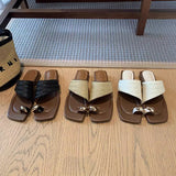 Coarse And Holiday Style Clip Slipper Women Wear 2025 New French Cool Slippers HZ0115